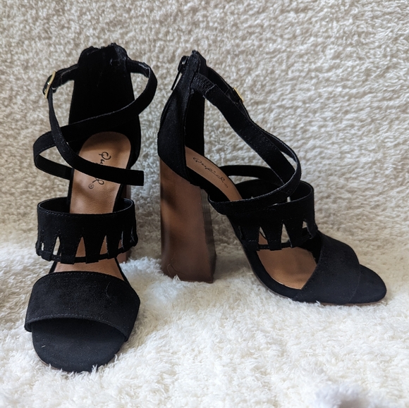 NIB Qupid Strappy Sandals Black Chunky Heels - Picture 2 of 7